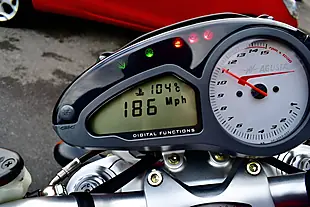 Used 2010 Mv Agusta R989 Brutale Red - Interior and Exterior details 19