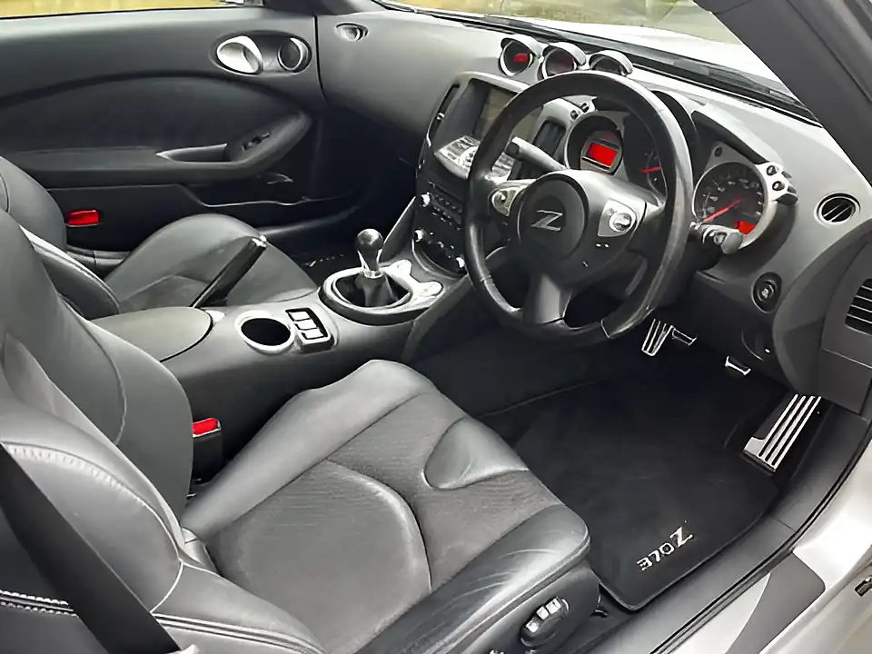 Used 2010 Nissan 370Z GT Silver - Interior and Exterior details 14