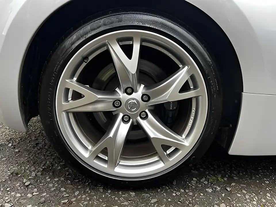 Used 2010 Nissan 370Z GT Silver - Interior and Exterior details 8