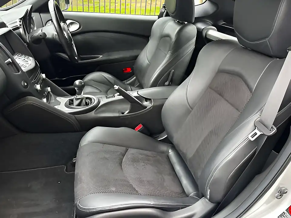Used 2010 Nissan 370Z GT Silver - Interior and Exterior details 9