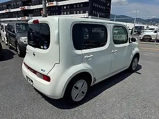 Used 2010 Nissan Cube M Selection White - Interior and Exterior details 2