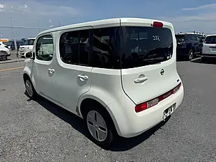 Used 2010 Nissan Cube M Selection White - Interior and Exterior details 4