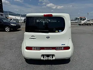 Used 2010 Nissan Cube M Selection White - Interior and Exterior details 7