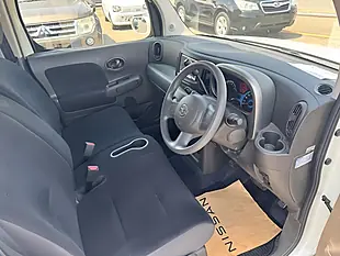 Used 2010 Nissan Cube M Selection White - Interior and Exterior details 9