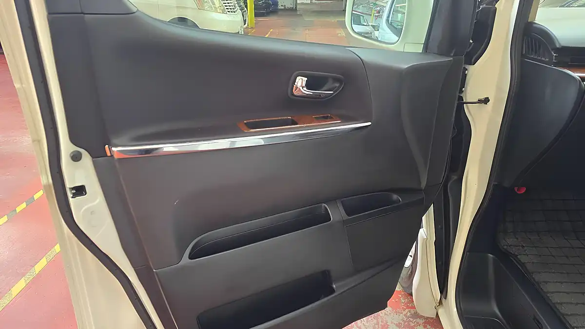 Used 2010 Nissan Elgrand Highway Star Black Leather White - Interior and Exterior details 14