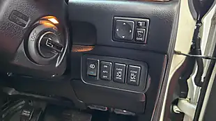 Used 2010 Nissan Elgrand Highway Star Black Leather White - Interior and Exterior details 9