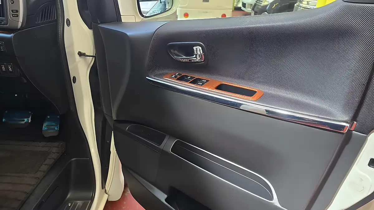 Used 2010 Nissan Elgrand Highway Star Leather Sunroof Top Spc White - Interior and Exterior details 13