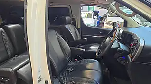 Used 2010 Nissan Elgrand Highway Star Leather Sunroof Top Spc White - Interior and Exterior details 9