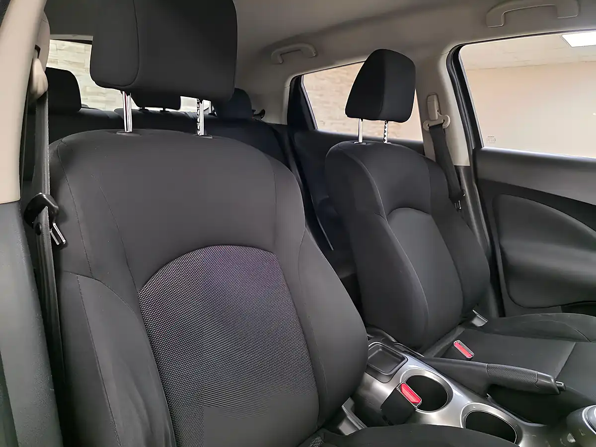Used 2010 Nissan Juke Acenta Grey - Interior and Exterior details 10
