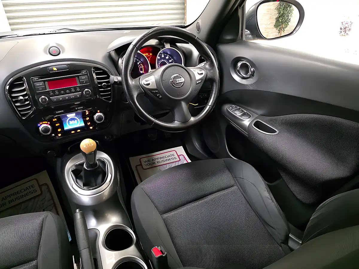 Used 2010 Nissan Juke Acenta Grey - Interior and Exterior details 12