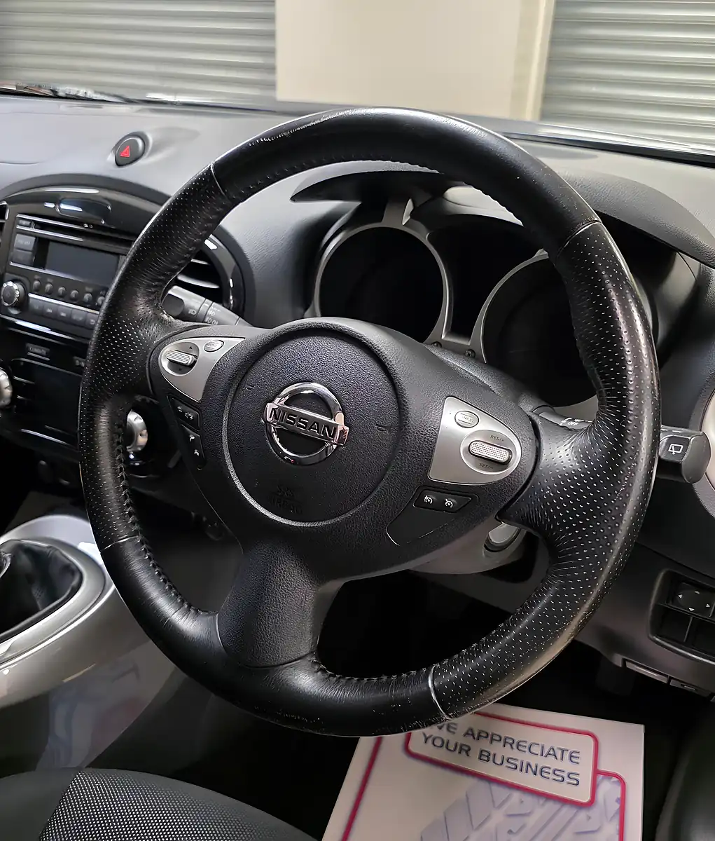 Used 2010 Nissan Juke Acenta Grey - Interior and Exterior details 5