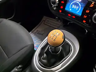 Used 2010 Nissan Juke Acenta Grey - Interior and Exterior details 8