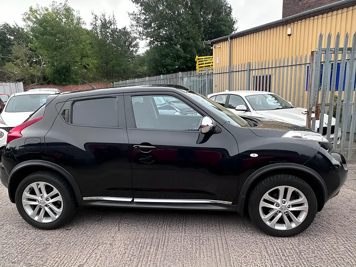 Used 2010 Nissan Juke Acenta Premium Black - Interior and Exterior details 5