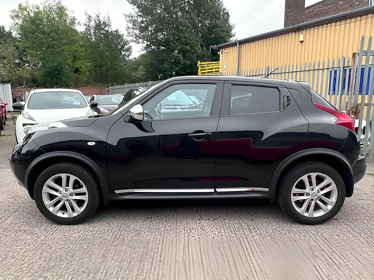 Used 2010 Nissan Juke Acenta Premium Black - Interior and Exterior details 9