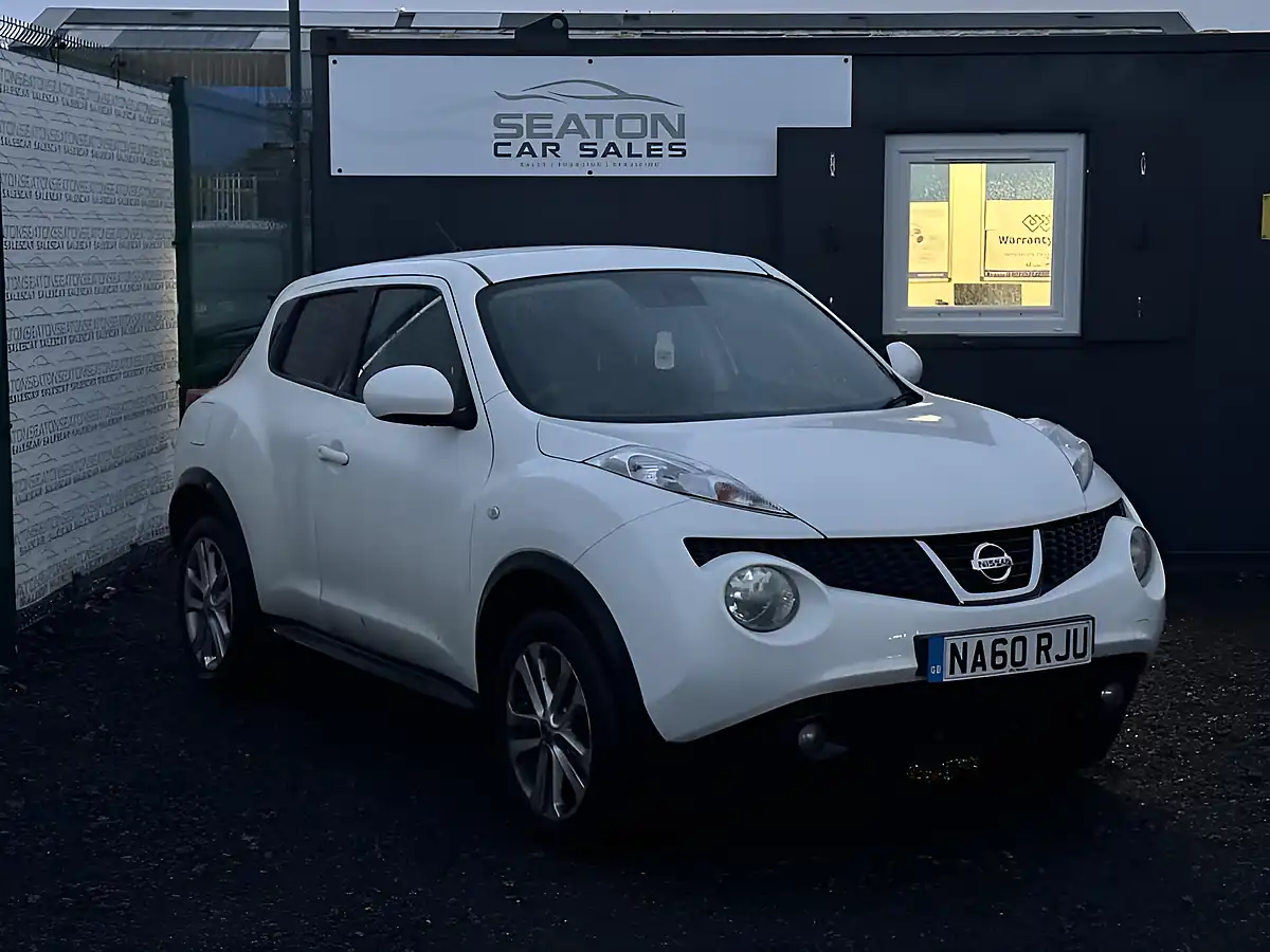 Used 2010 Nissan Juke Acenta Sport White - Front View