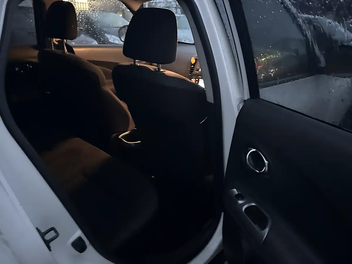 Used 2010 Nissan Juke Acenta Sport White - Interior and Exterior details 10