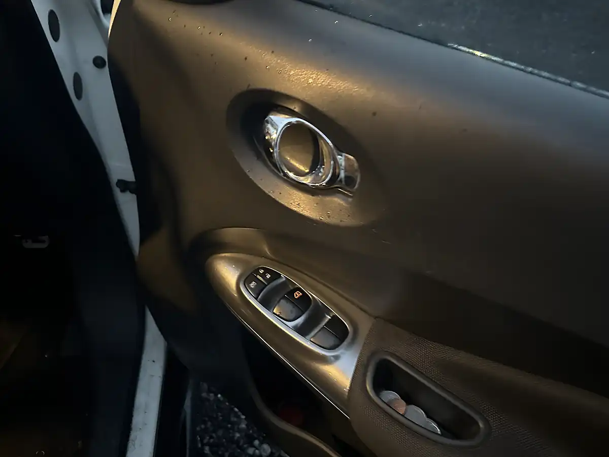 Used 2010 Nissan Juke Acenta Sport White - Interior and Exterior details 12