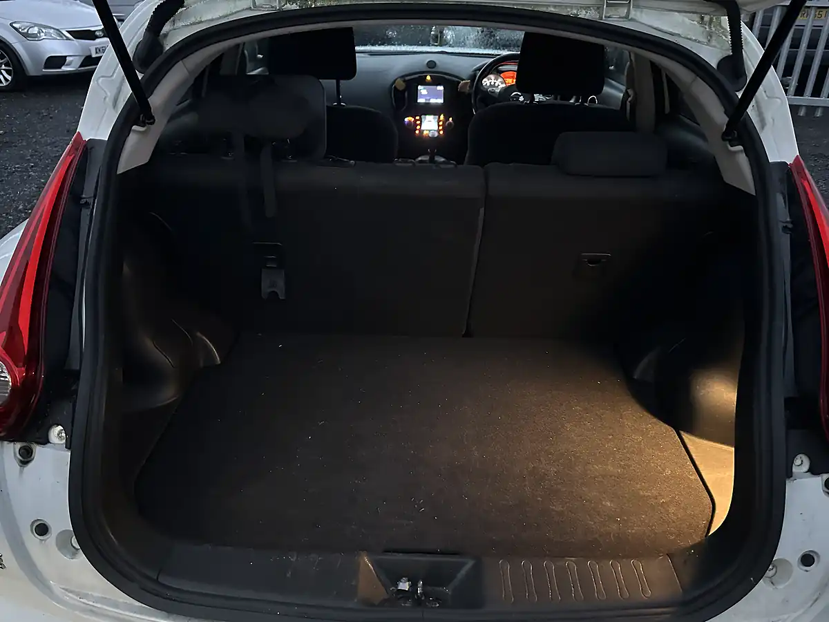 Used 2010 Nissan Juke Acenta Sport White - Interior and Exterior details 6