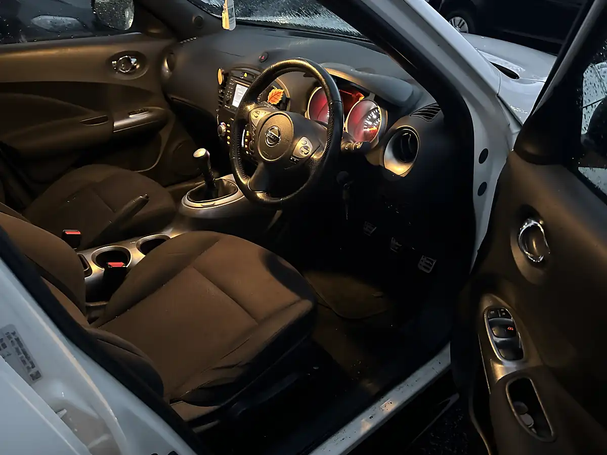 Used 2010 Nissan Juke Acenta Sport White - Interior and Exterior details 9