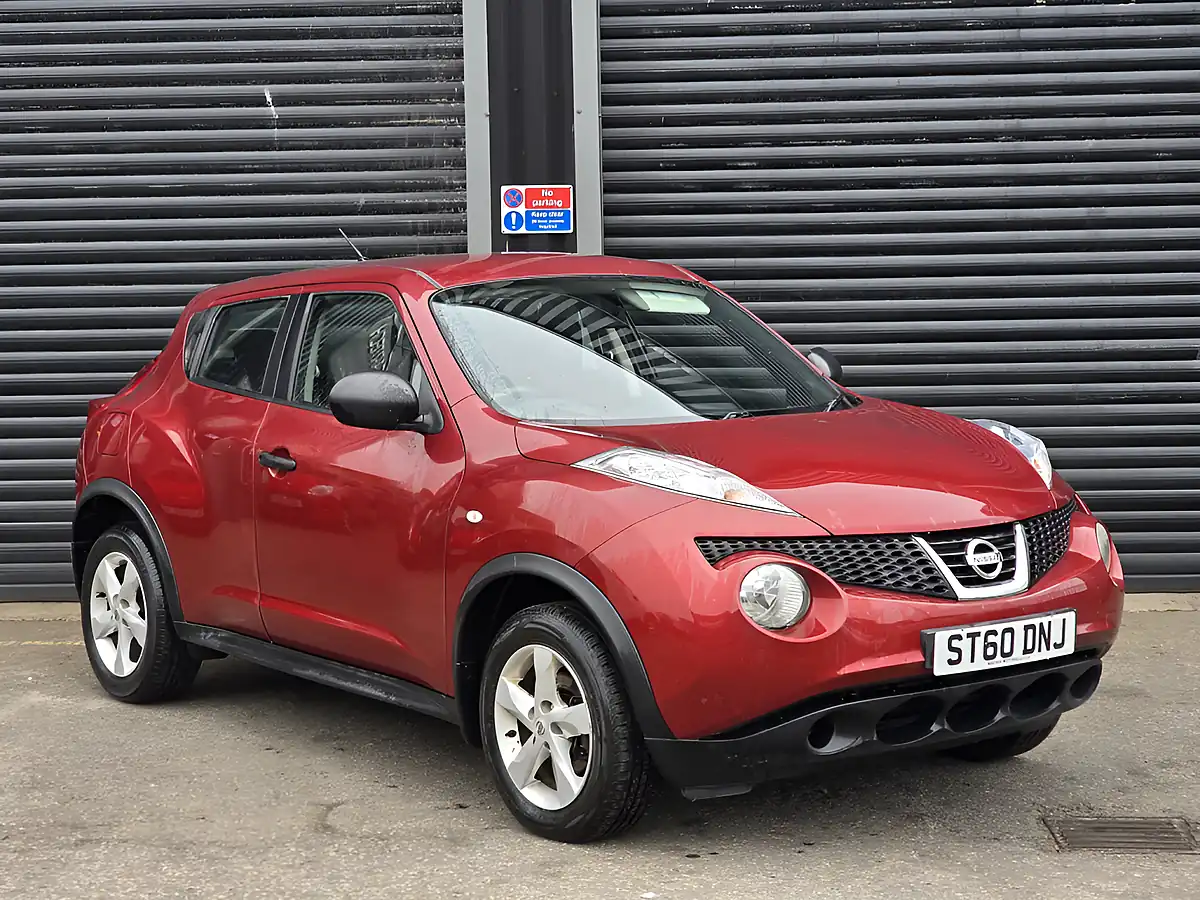 Used 2010 Nissan Juke Visia Red - Front View