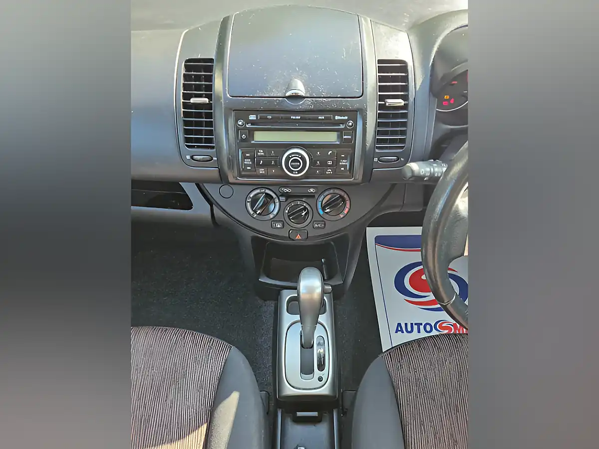 Used 2010 Nissan Note Acenta Blue - Interior and Exterior details 10
