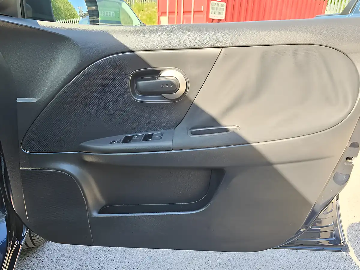 Used 2010 Nissan Note Acenta Blue - Interior and Exterior details 16