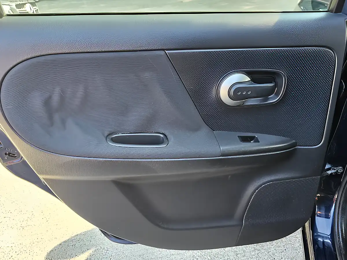 Used 2010 Nissan Note Acenta Blue - Interior and Exterior details 18