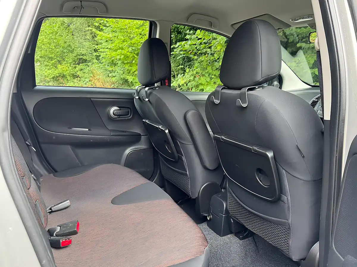 Used 2010 Nissan Note Acenta Silver - Interior and Exterior details 16