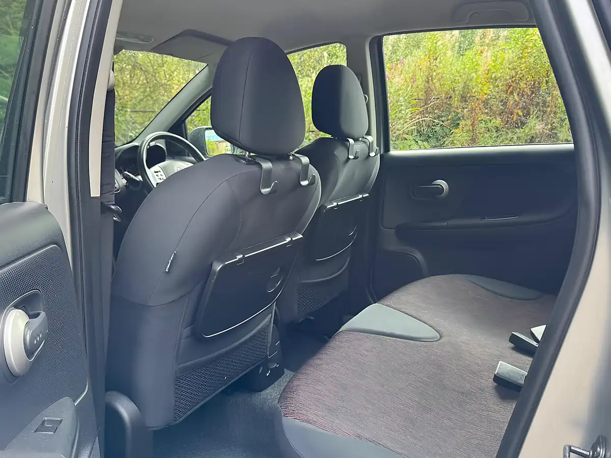 Used 2010 Nissan Note Acenta Silver - Interior and Exterior details 17