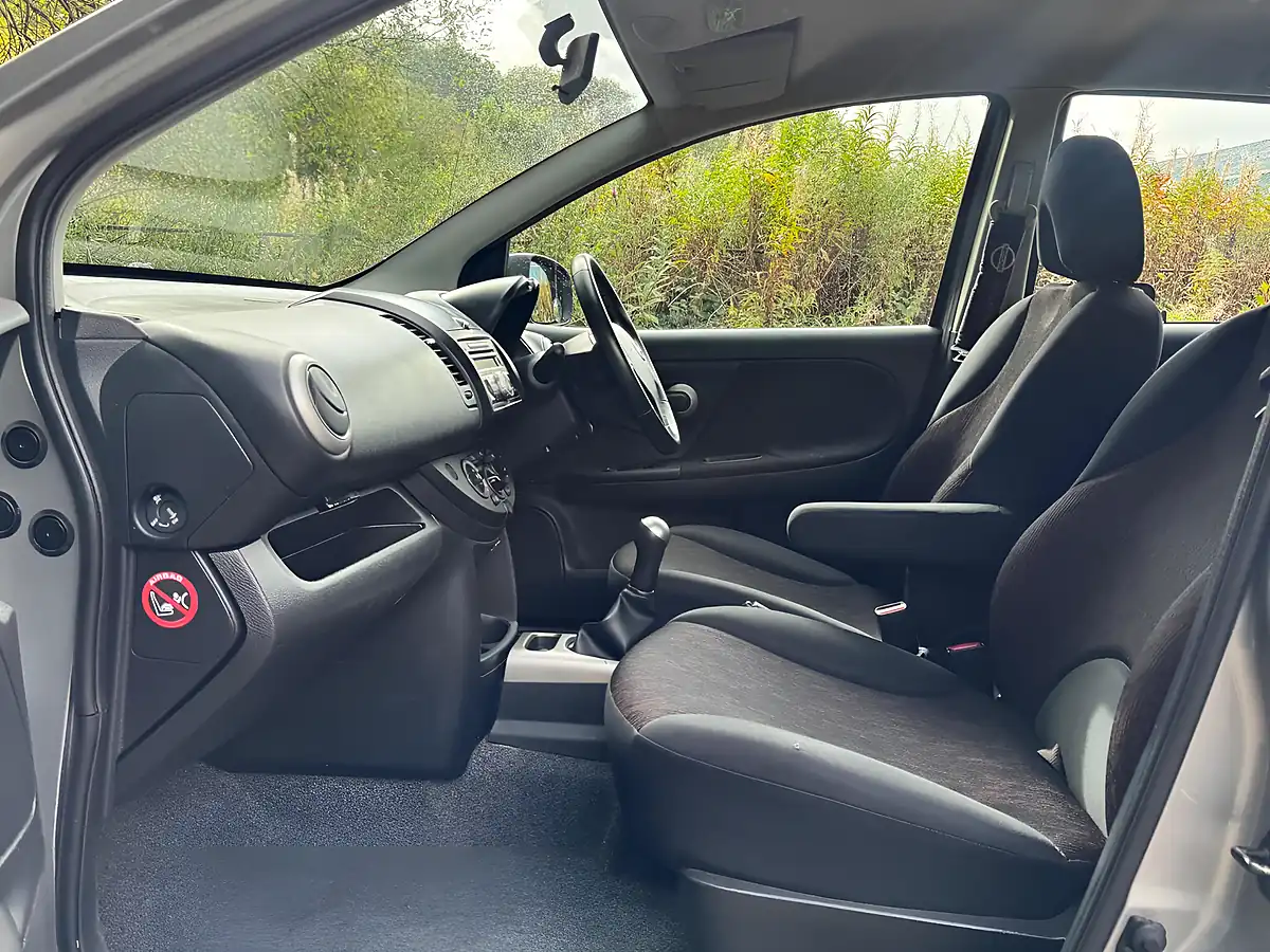 Used 2010 Nissan Note Acenta Silver - Interior and Exterior details 19