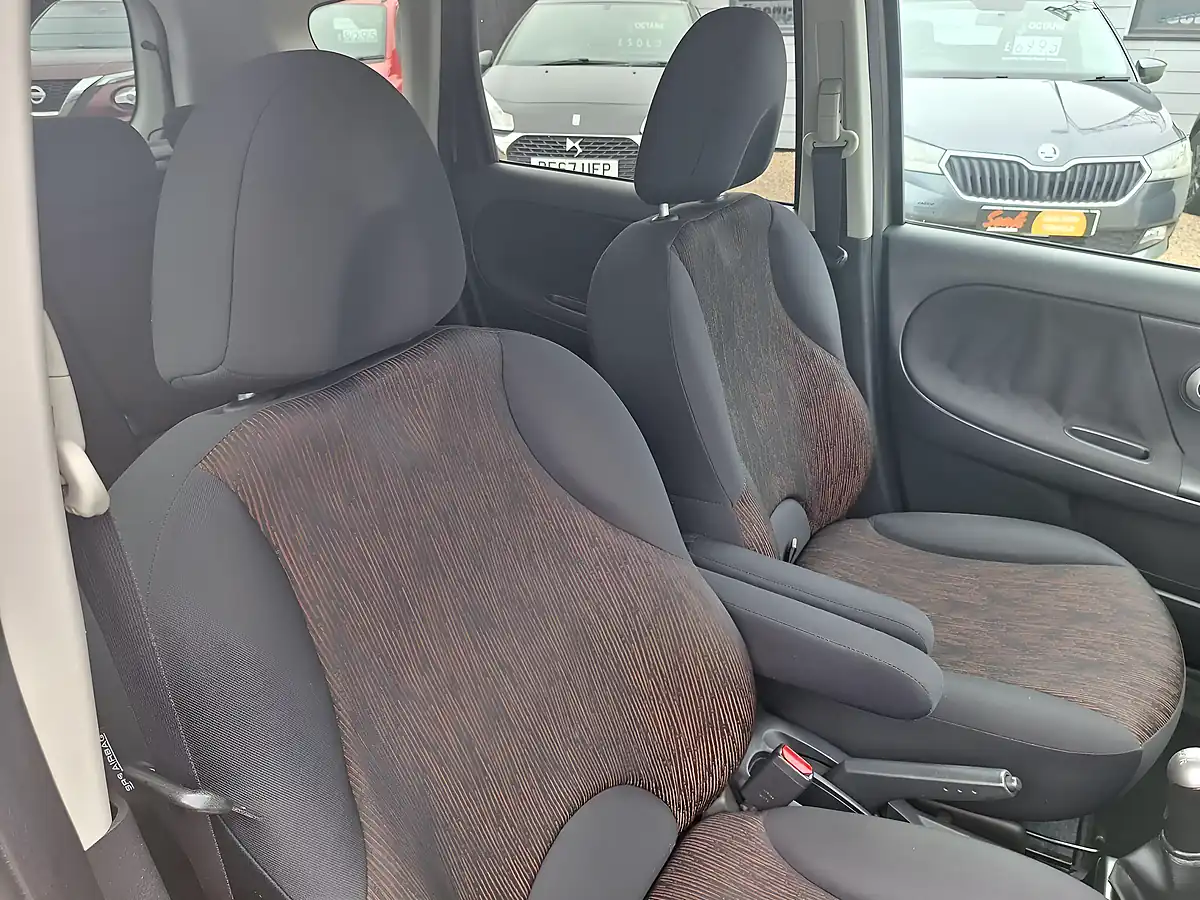 Used 2010 Nissan Note N-Tec Beige - Interior and Exterior details 16