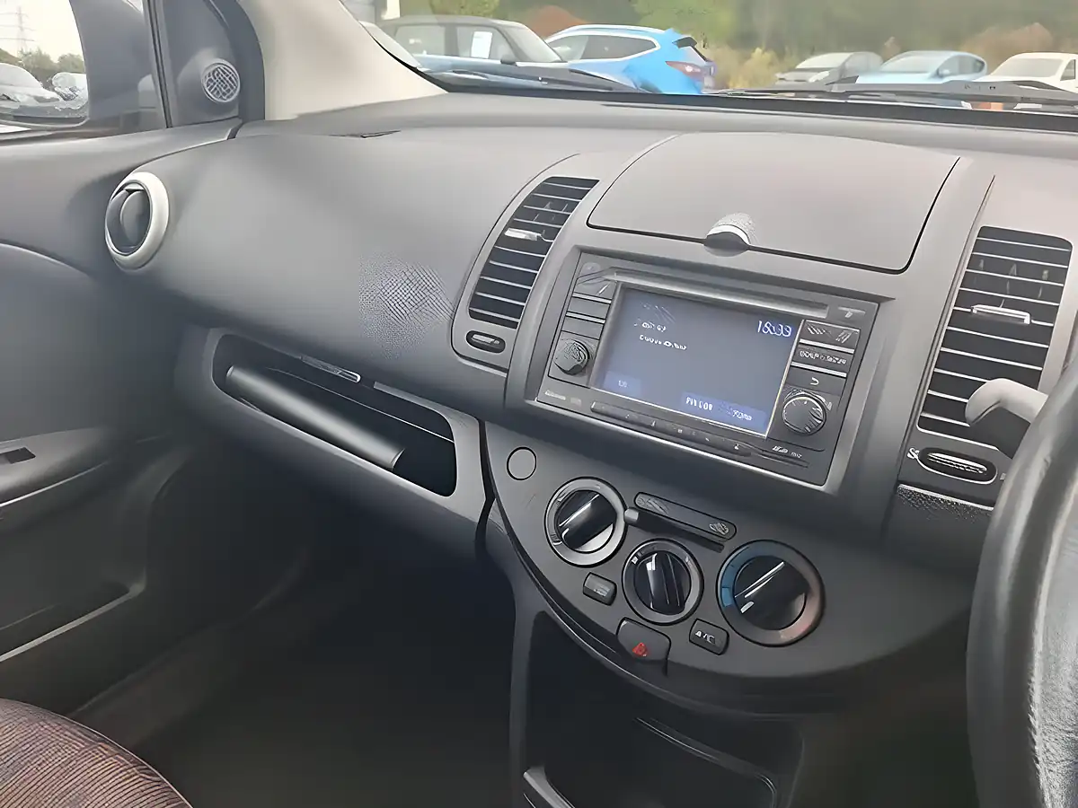 Used 2010 Nissan Note N-Tec Beige - Interior and Exterior details 18