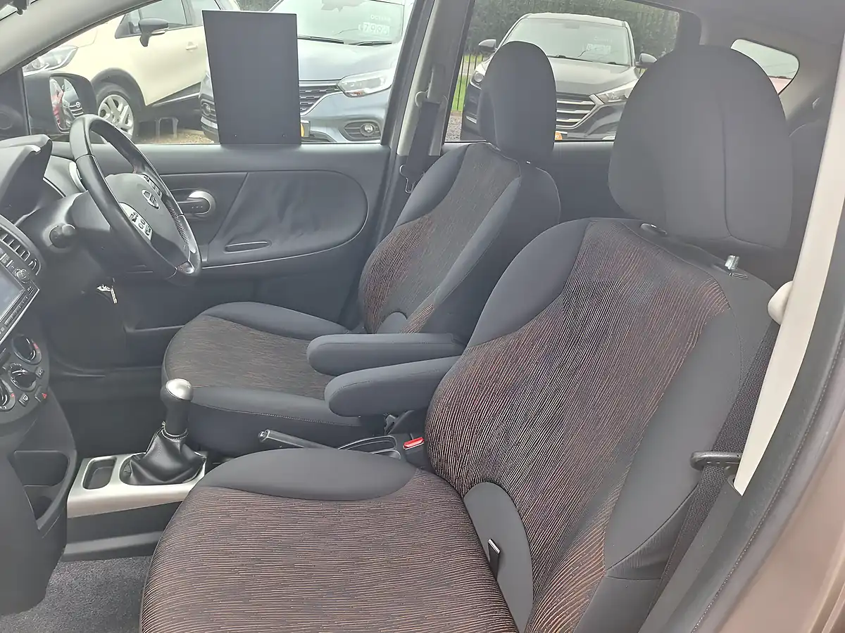 Used 2010 Nissan Note N-Tec Beige - Interior and Exterior details 6