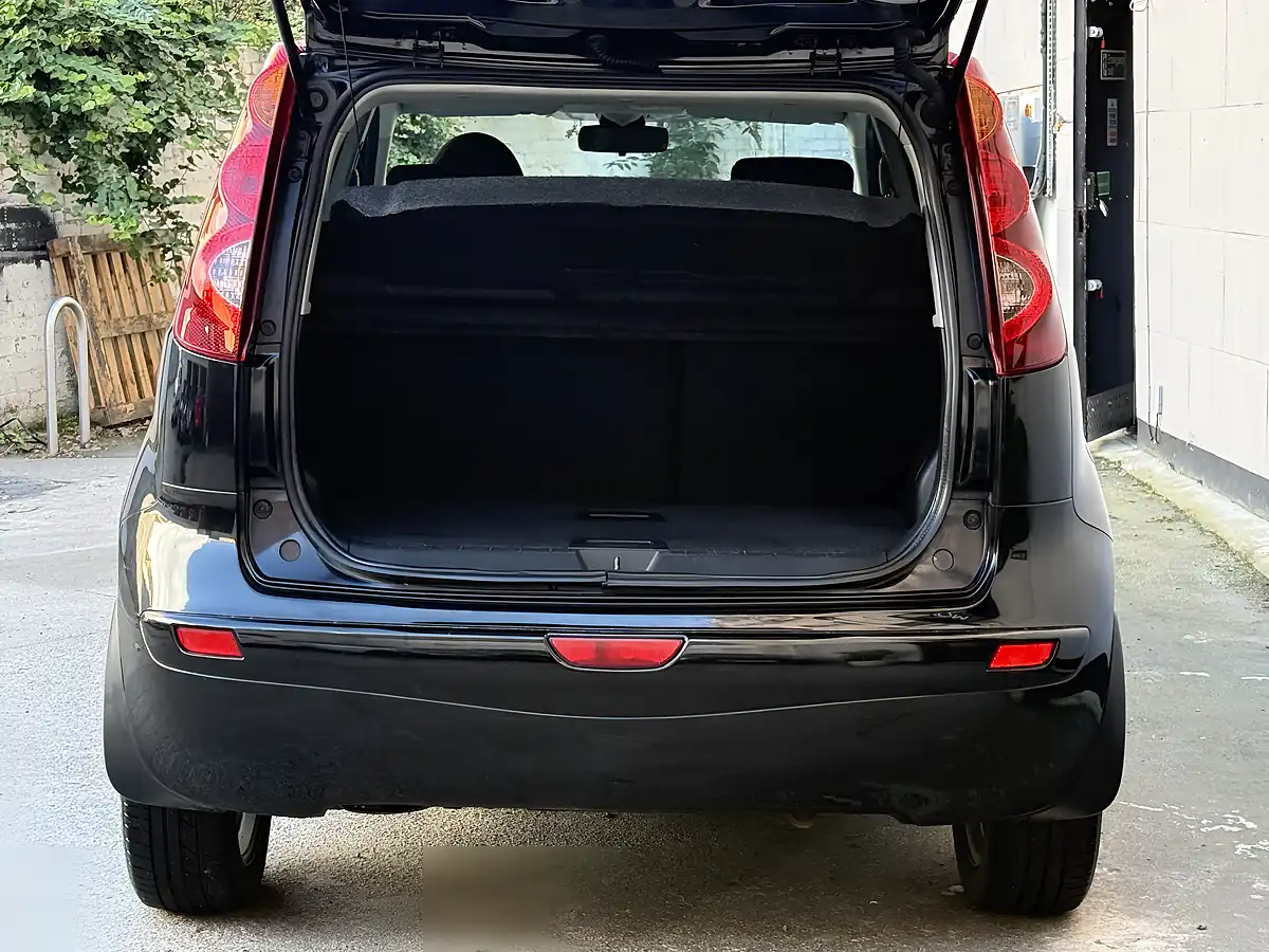 Used 2010 Nissan Note N-Tec Black - Interior and Exterior details 10