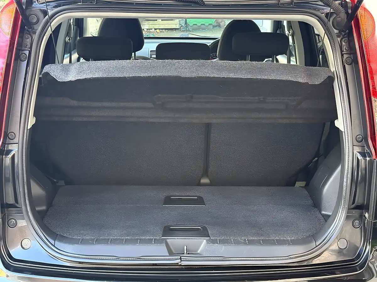 Used 2010 Nissan Note N-Tec Black - Interior and Exterior details 11