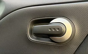 Used 2010 Nissan Note N-Tec Red - Interior and Exterior details 14