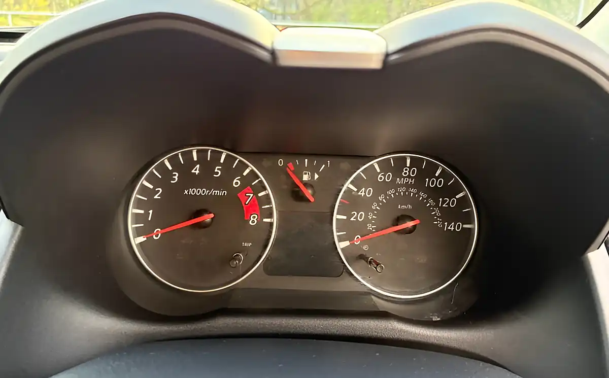 Used 2010 Nissan Note N-Tec Red - Interior and Exterior details 16
