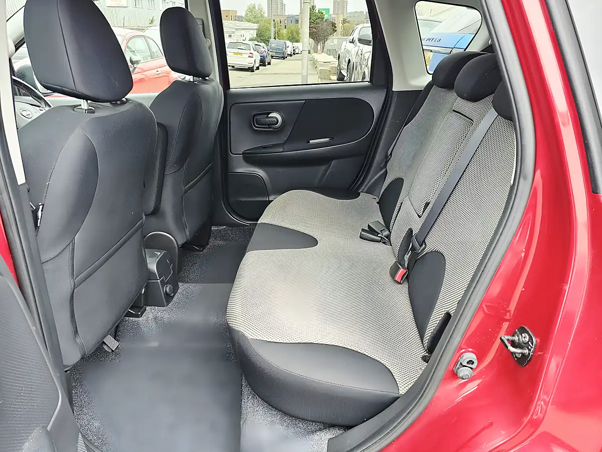 Used 2010 Nissan Note N-Tec Red - Interior and Exterior details 8