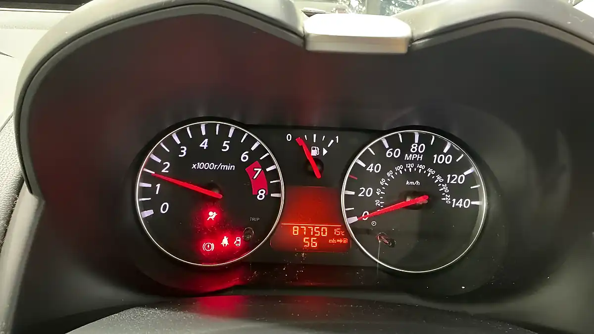 Used 2010 Nissan Note N-Tec Silver - Interior and Exterior details 15