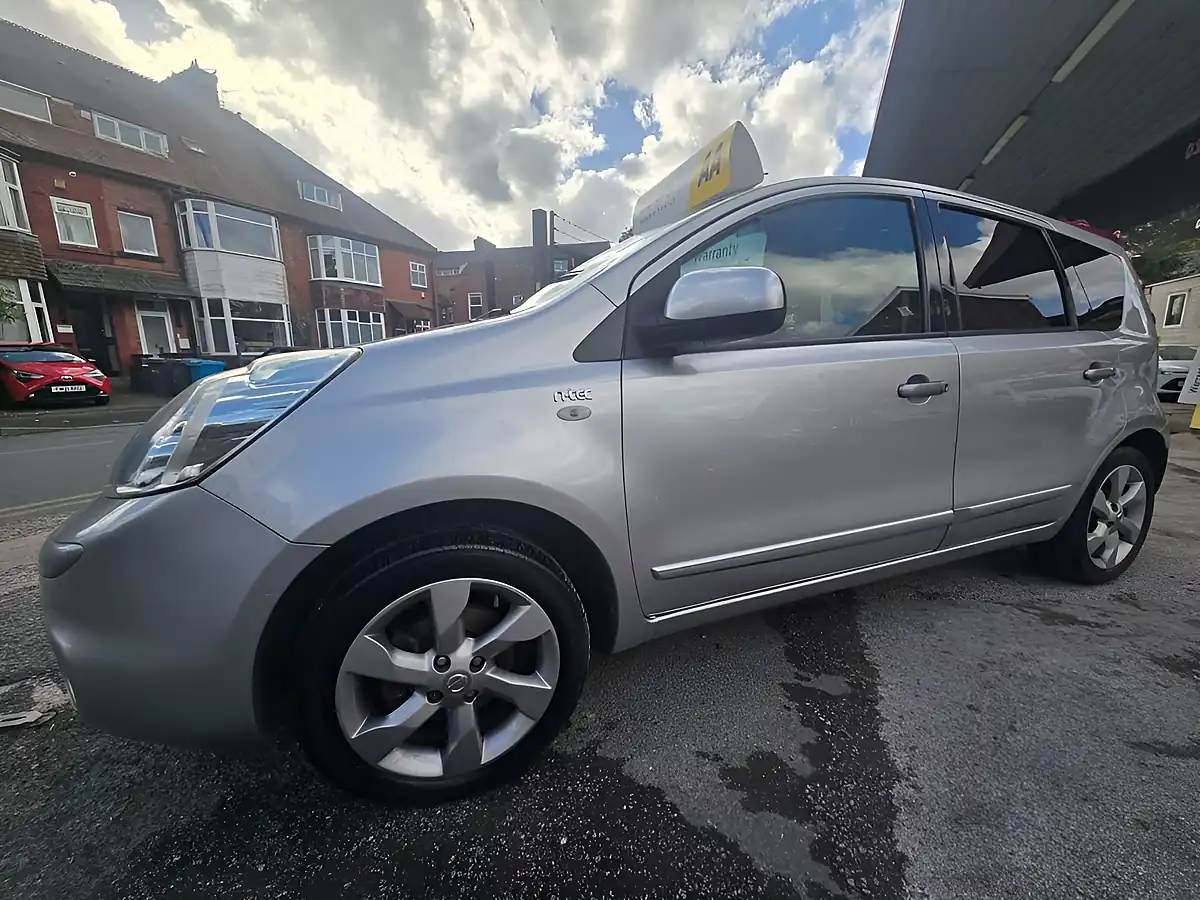 Used 2010 Nissan Note N-Tec Silver - Interior and Exterior details 7