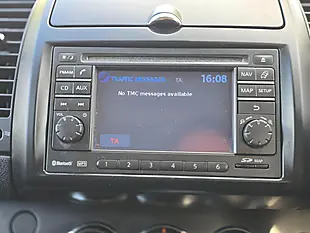 Used 2010 Nissan Note Tekna Blue - Interior and Exterior details 17