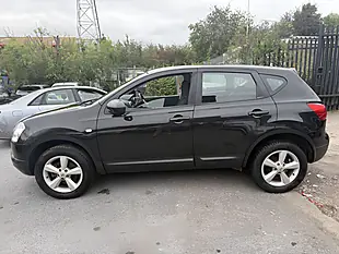 Used 2010 Nissan Qashqai Acenta Black - Interior and Exterior details 5