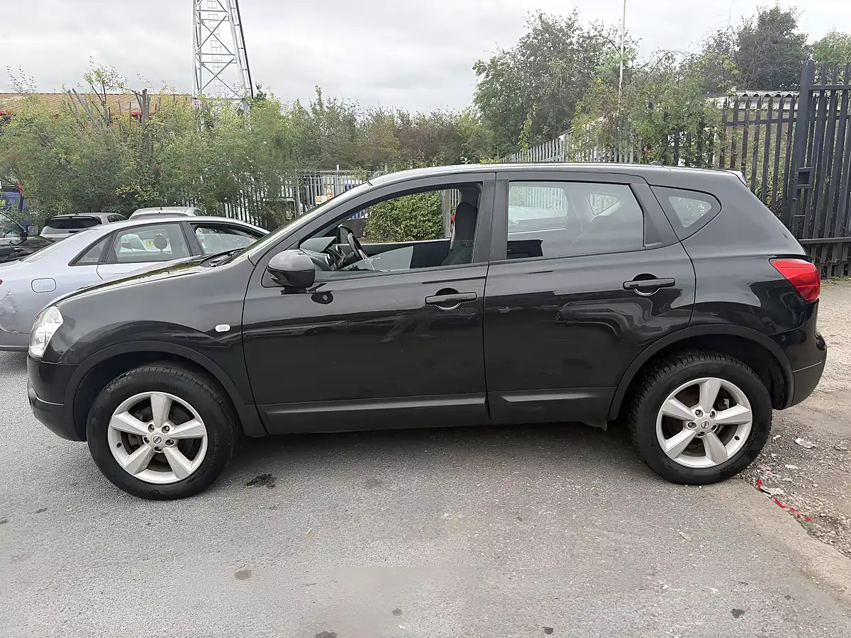 Used 2010 Nissan Qashqai Acenta Black - Interior and Exterior details 5