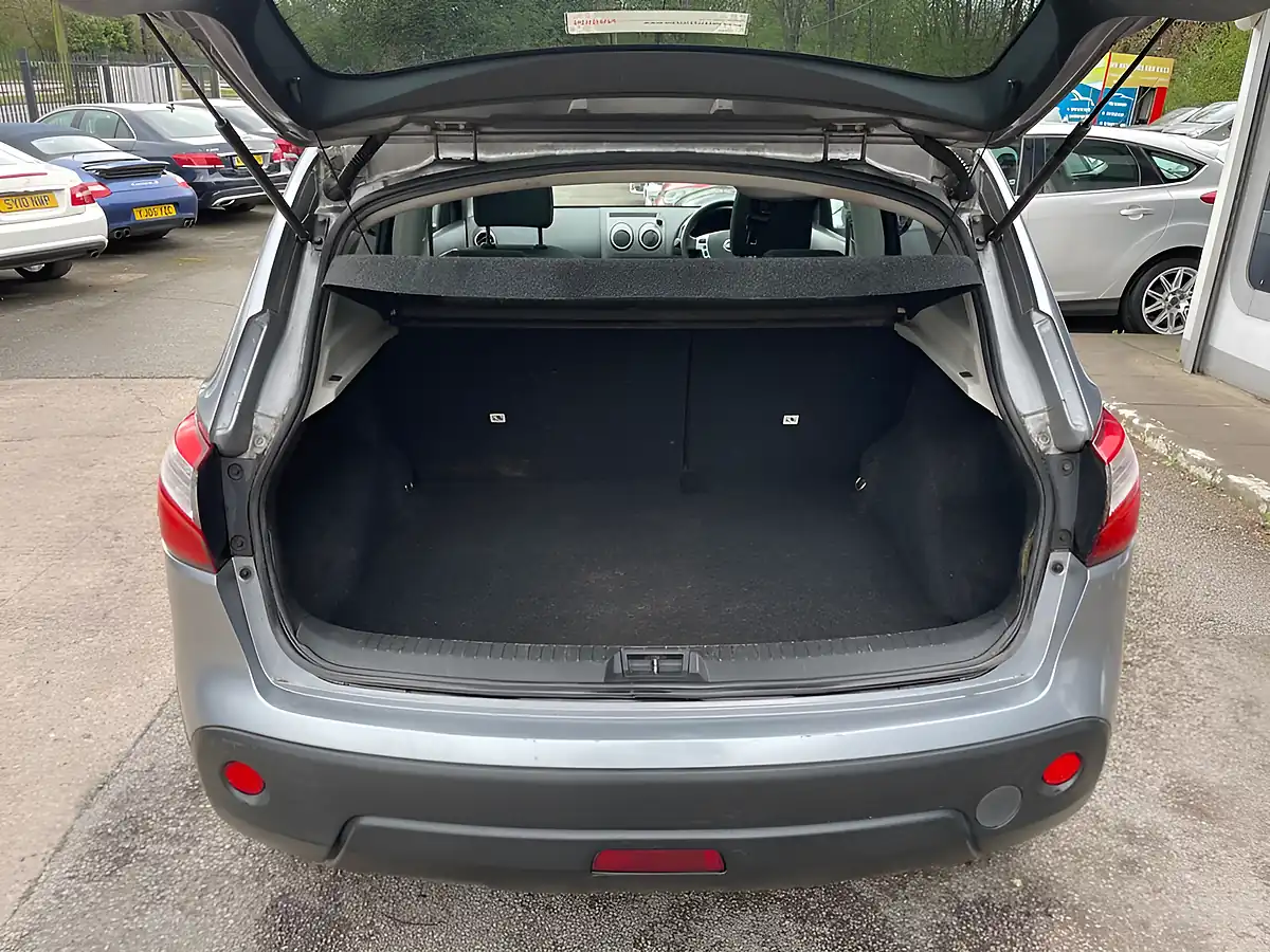 Used 2010 Nissan Qashqai N-Tec Grey - Interior and Exterior details 13