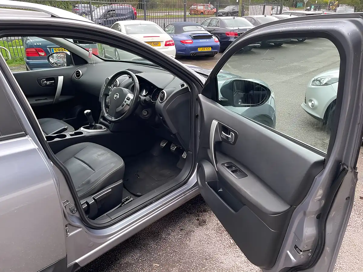 Used 2010 Nissan Qashqai N-Tec Grey - Interior and Exterior details 8
