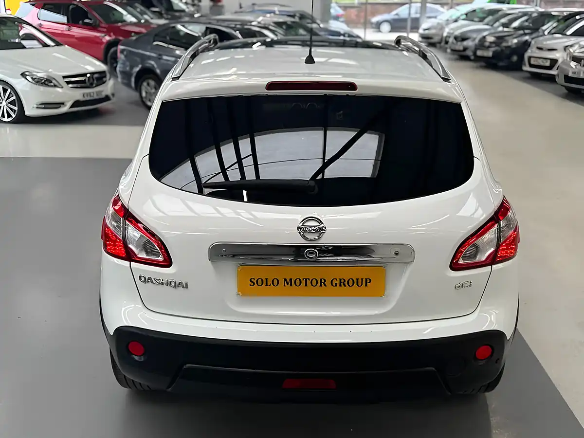 Used 2010 Nissan Qashqai Tekna White - Interior and Exterior details 10