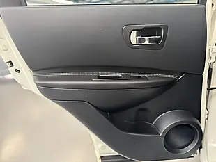 Used 2010 Nissan Qashqai Tekna White - Interior and Exterior details 17
