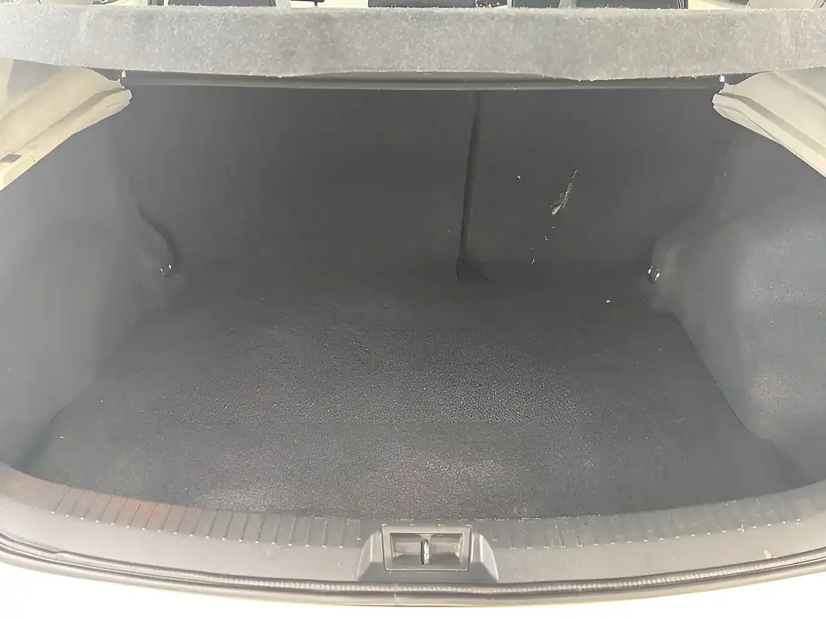 Used 2010 Nissan Qashqai Tekna White - Interior and Exterior details 19