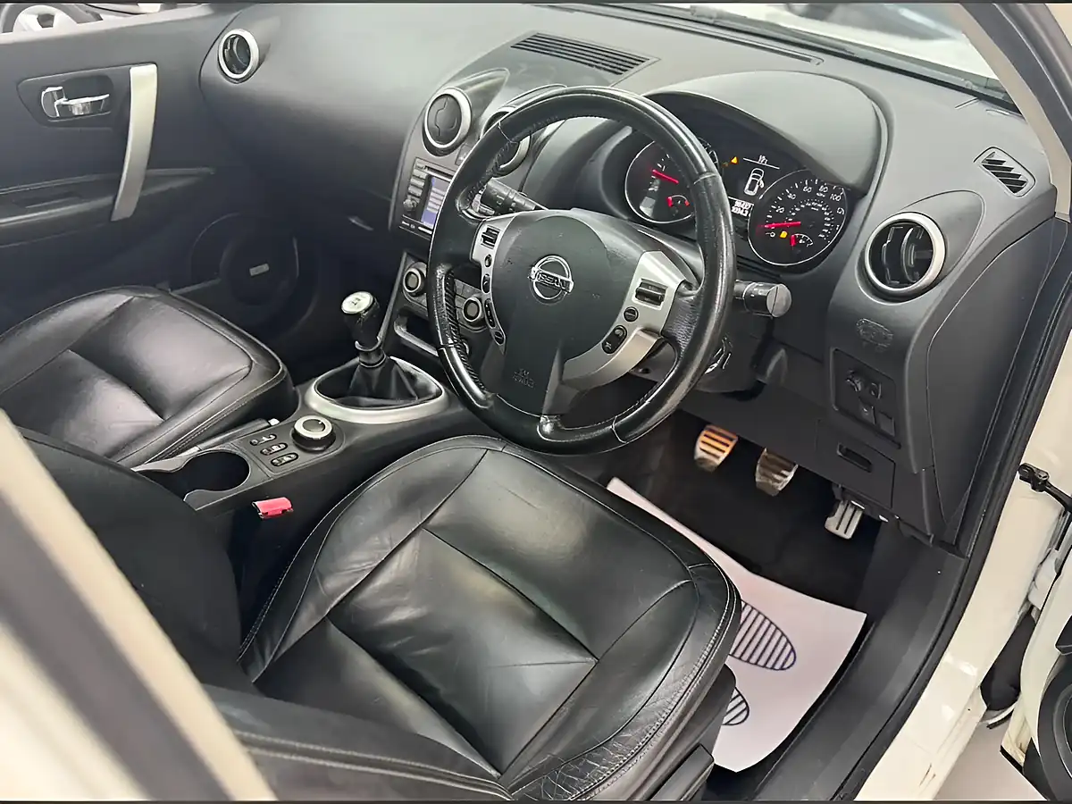 Used 2010 Nissan Qashqai Tekna White - Interior and Exterior details 3
