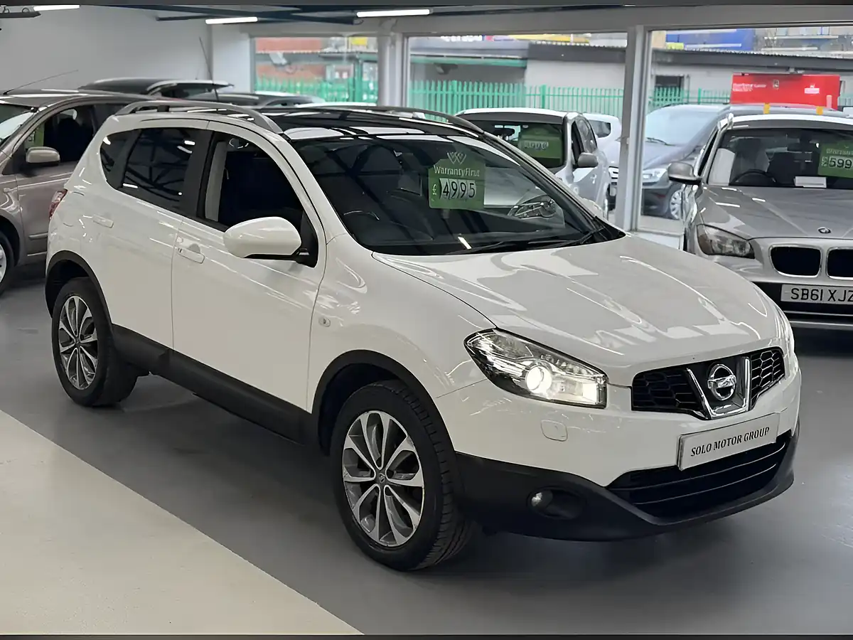 Used 2010 Nissan Qashqai Tekna White - Interior and Exterior details 4